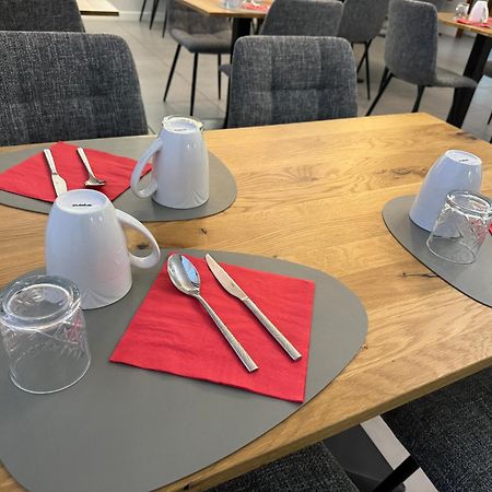 Cit'Hotel Le Welcome Мутие Екстериор снимка